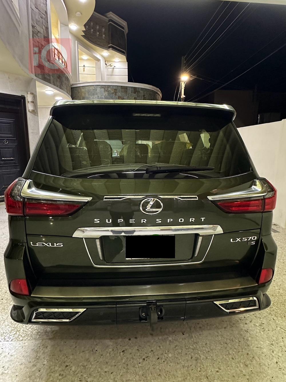 Lexus LX